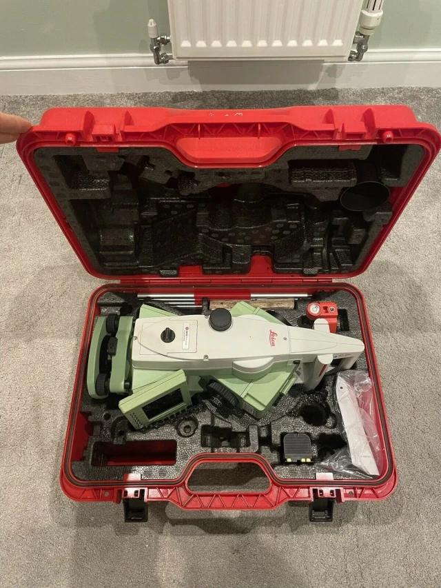 Leica Viva TS 12 P 5” R400